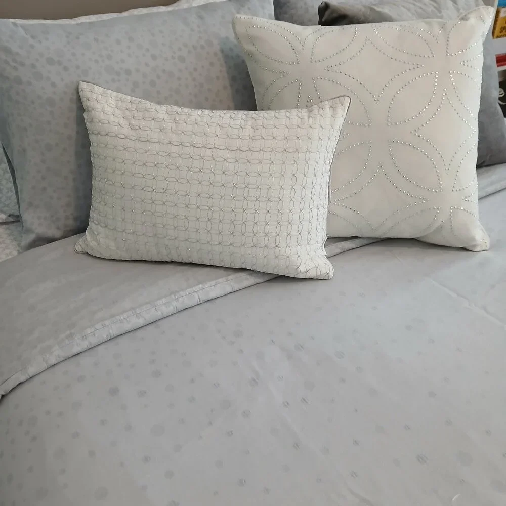 Calvin Klein Pale Grey Circles Duvet and Sham Set - Queen Size